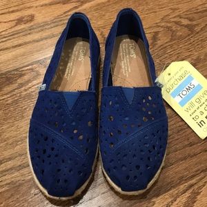 NWT Suede Toms